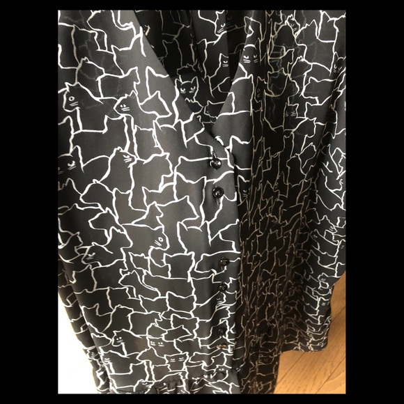 NWOT.   RW&Co. Peplum V-Neck Sleeveless Blouse - Picture 6 of 7